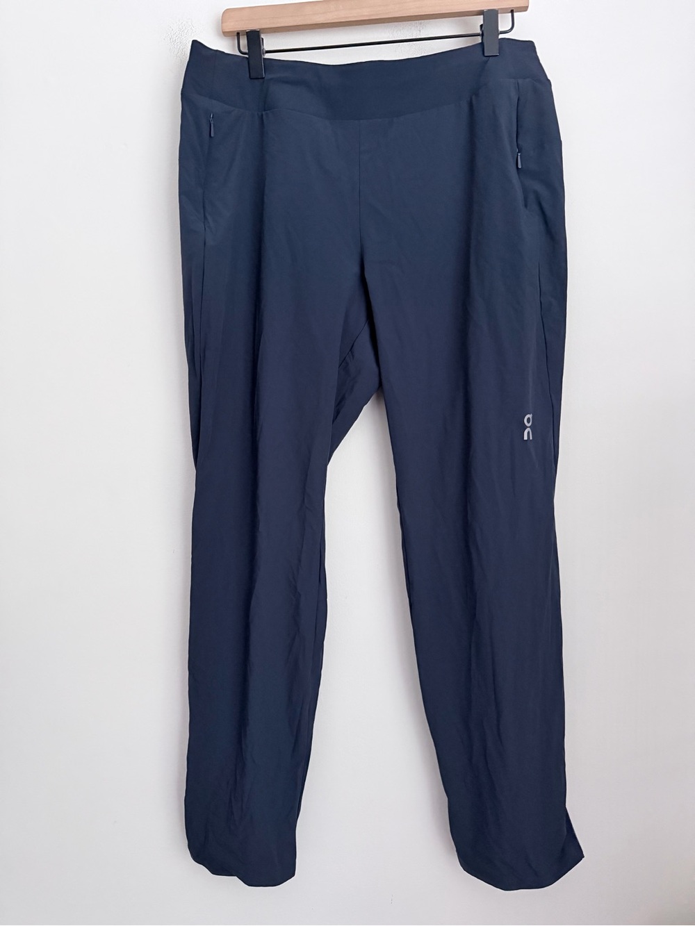 On Cloud Women's Size L Light navy Blue Lightweight Pants Fast Drying Running